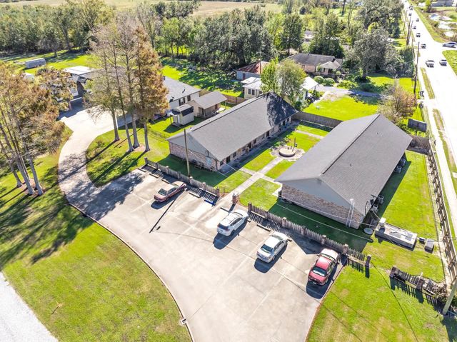 100, 102 Pasture Court, Thibodaux, LA 70301