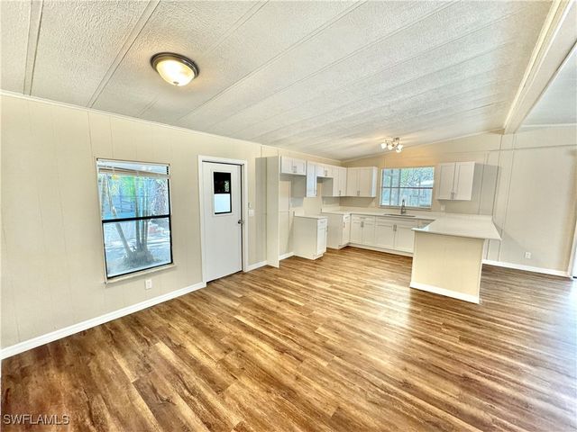 1252 Henderson Creek DR, Naples, FL 34114