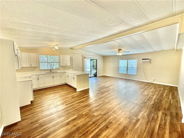 1252 Henderson Creek DR, Naples, FL 34114