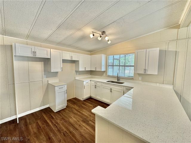 1252 Henderson Creek DR, Naples, FL 34114