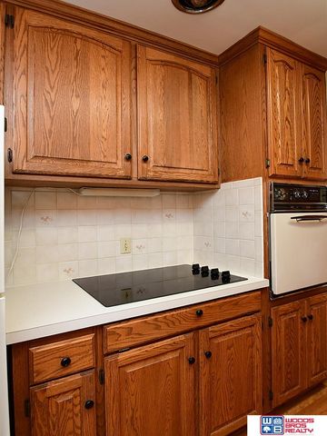 2728 S 44th Street, Lincoln, NE 68506