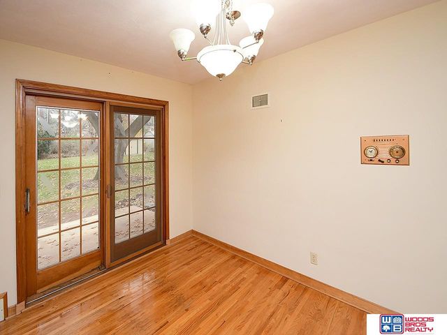 2728 S 44th Street, Lincoln, NE 68506