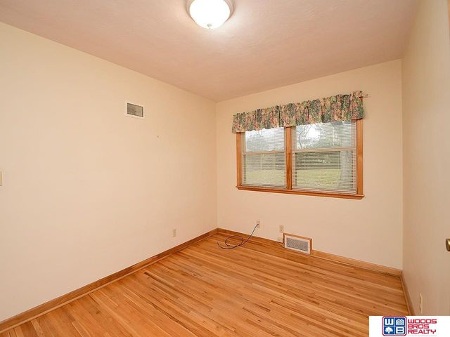 2728 S 44th Street, Lincoln, NE 68506