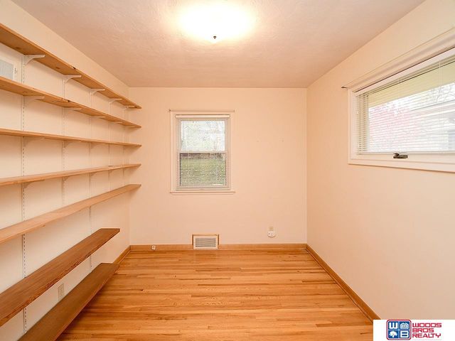 2728 S 44th Street, Lincoln, NE 68506