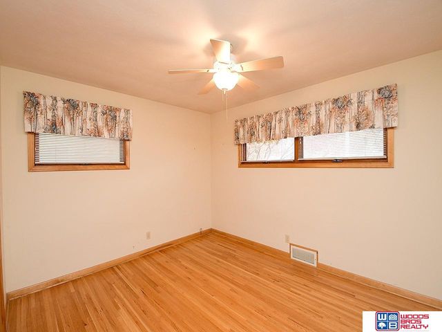 2728 S 44th Street, Lincoln, NE 68506