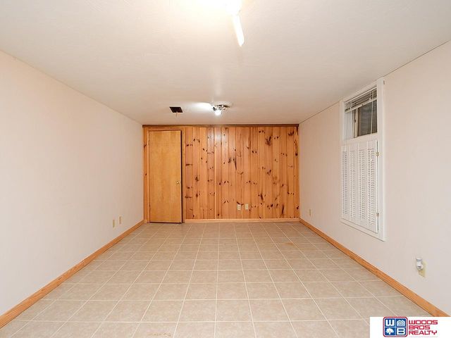 2728 S 44th Street, Lincoln, NE 68506