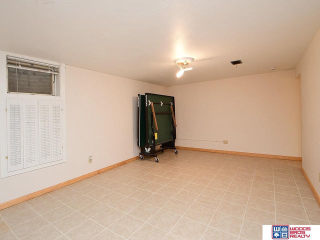 2728 S 44th Street, Lincoln, NE 68506