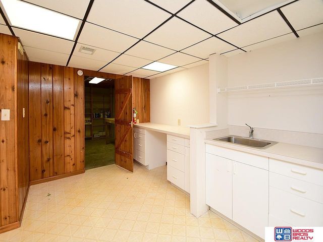 2728 S 44th Street, Lincoln, NE 68506