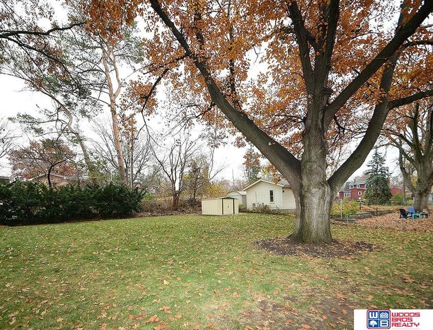 2728 S 44th Street, Lincoln, NE 68506