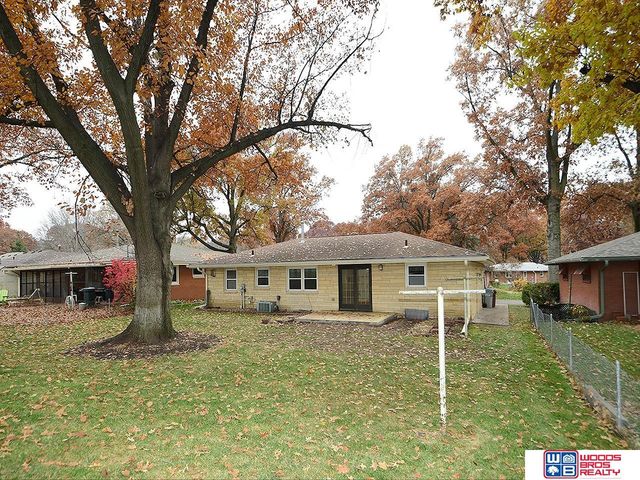 2728 S 44th Street, Lincoln, NE 68506