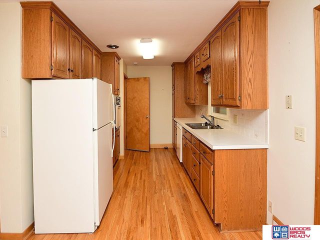 2728 S 44th Street, Lincoln, NE 68506