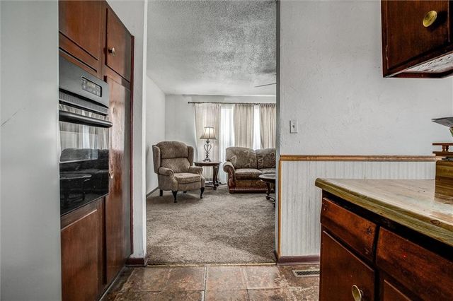 1209 N 75th Drive, Kansas City, KS 66112