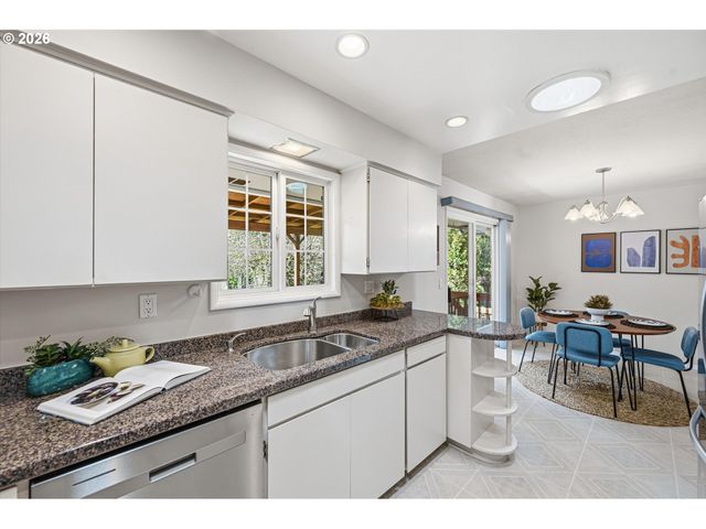 11021 Sw 59TH Ave, Portland, OR 97219