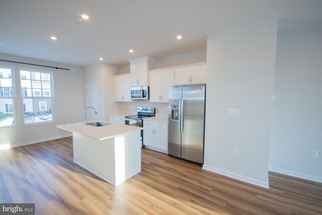 10 CAPITOL MEWS, Ranson, WV 25438