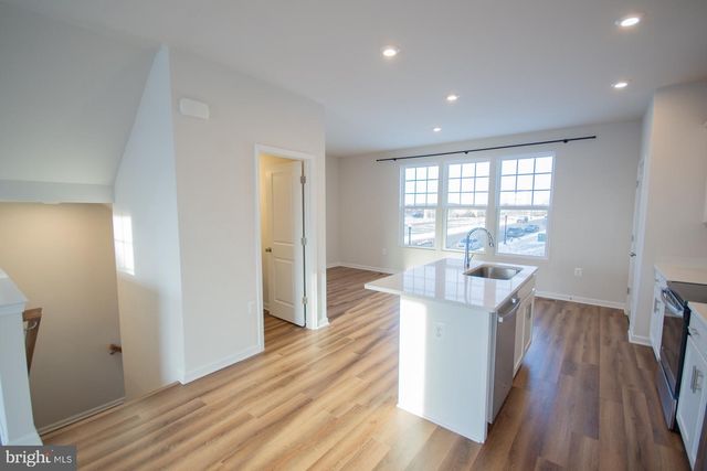 10 CAPITOL MEWS, Ranson, WV 25438