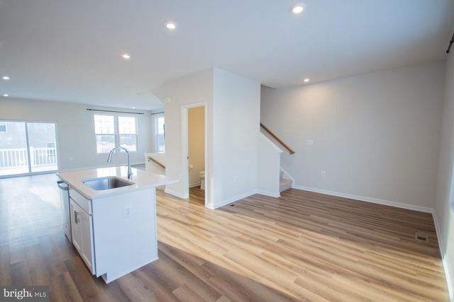 10 CAPITOL MEWS, Ranson, WV 25438