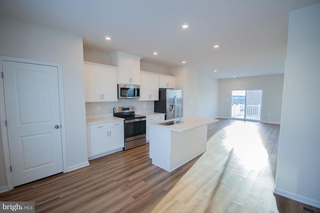 10 CAPITOL MEWS, Ranson, WV 25438