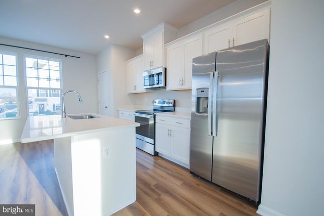 10 CAPITOL MEWS, Ranson, WV 25438