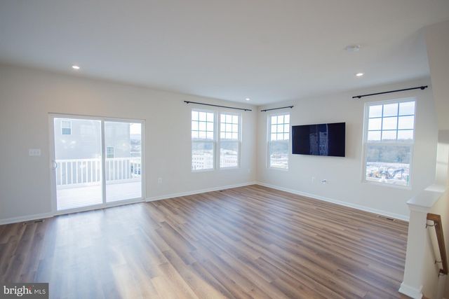 10 CAPITOL MEWS, Ranson, WV 25438