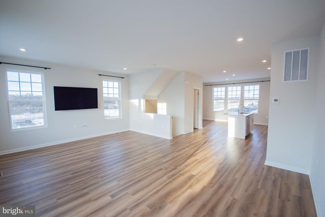 10 CAPITOL MEWS, Ranson, WV 25438