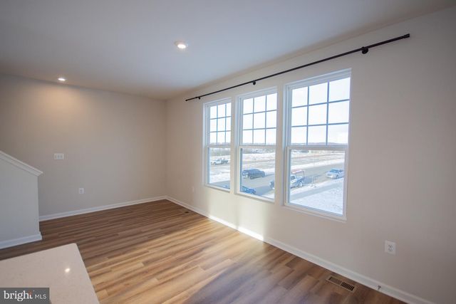 10 CAPITOL MEWS, Ranson, WV 25438