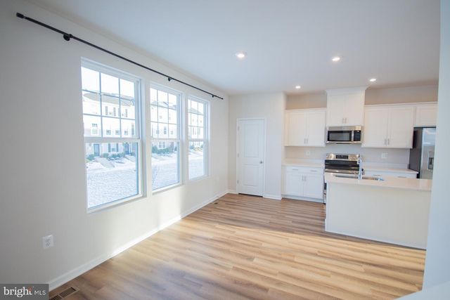 10 CAPITOL MEWS, Ranson, WV 25438