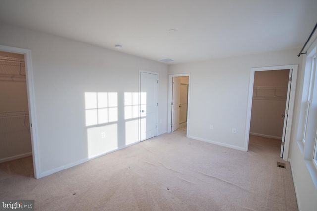 10 CAPITOL MEWS, Ranson, WV 25438