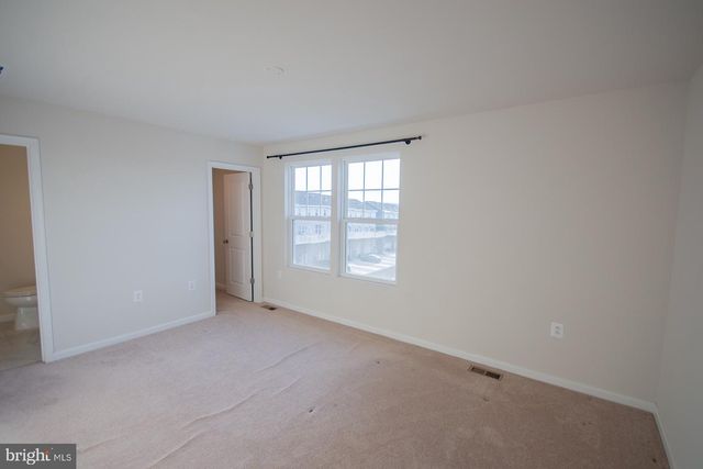 10 CAPITOL MEWS, Ranson, WV 25438