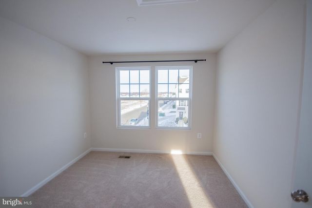 10 CAPITOL MEWS, Ranson, WV 25438