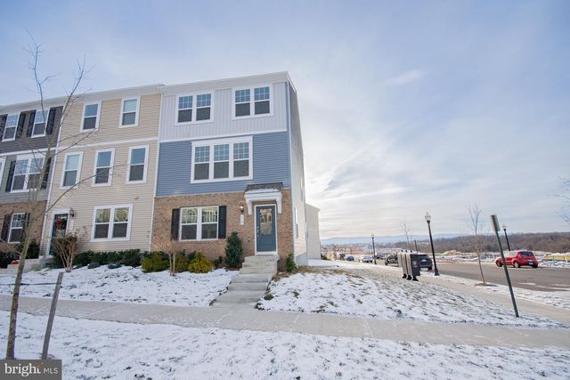 10 CAPITOL MEWS, Ranson, WV 25438