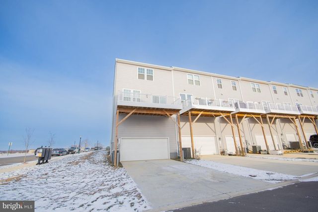 10 CAPITOL MEWS, Ranson, WV 25438