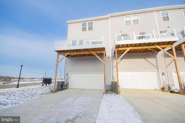 10 CAPITOL MEWS, Ranson, WV 25438