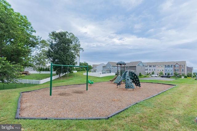 10 CAPITOL MEWS, Ranson, WV 25438