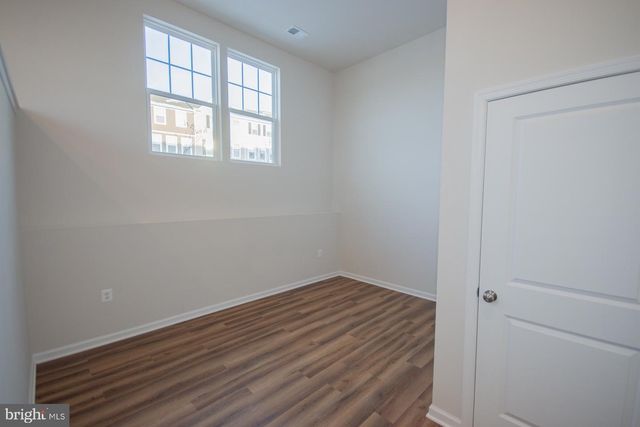 10 CAPITOL MEWS, Ranson, WV 25438