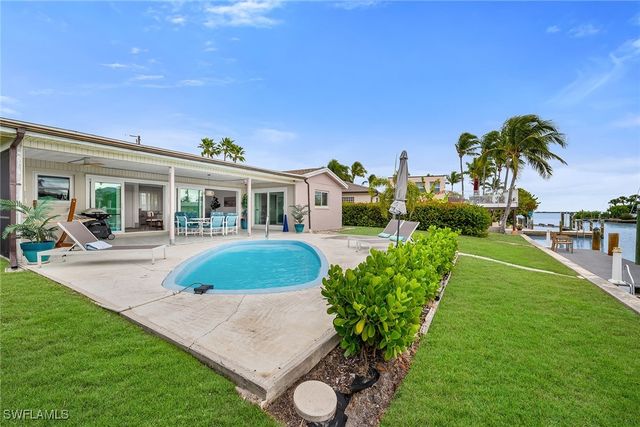 280 Ibis ST, Fort Myers Beach, FL 33931