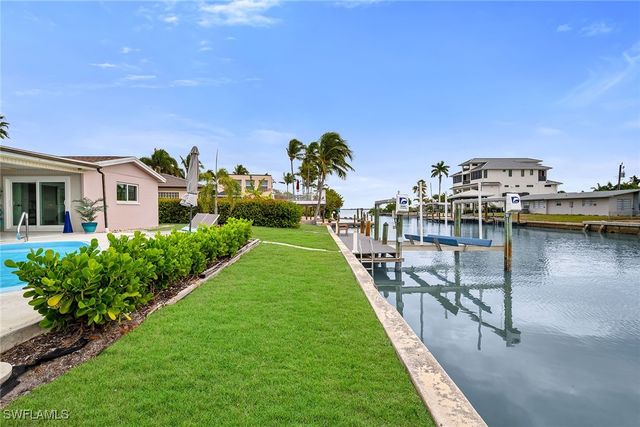 280 Ibis ST, Fort Myers Beach, FL 33931