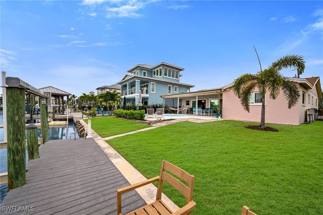 280 Ibis ST, Fort Myers Beach, FL 33931