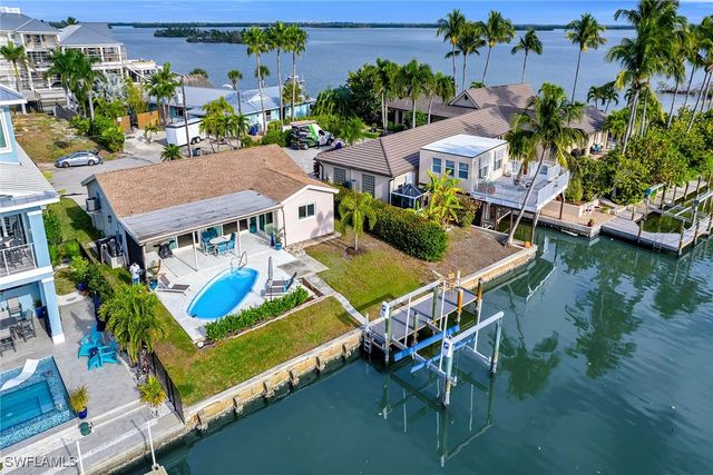 280 Ibis ST, Fort Myers Beach, FL 33931