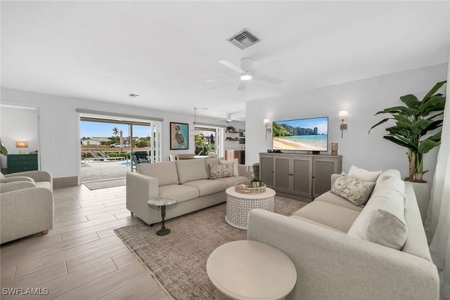 280 Ibis ST, Fort Myers Beach, FL 33931