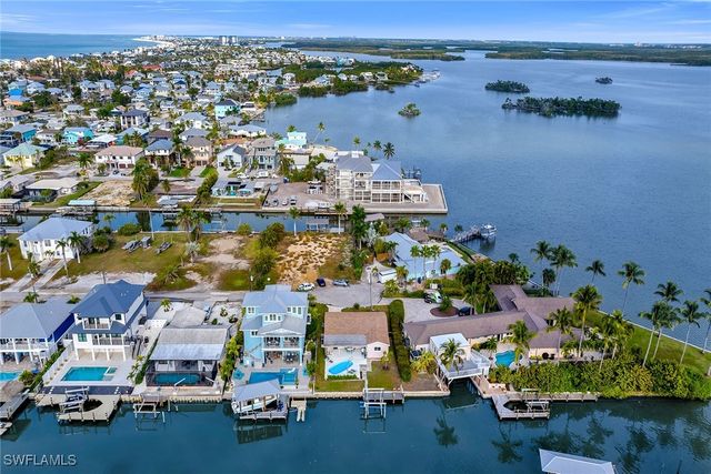 280 Ibis ST, Fort Myers Beach, FL 33931