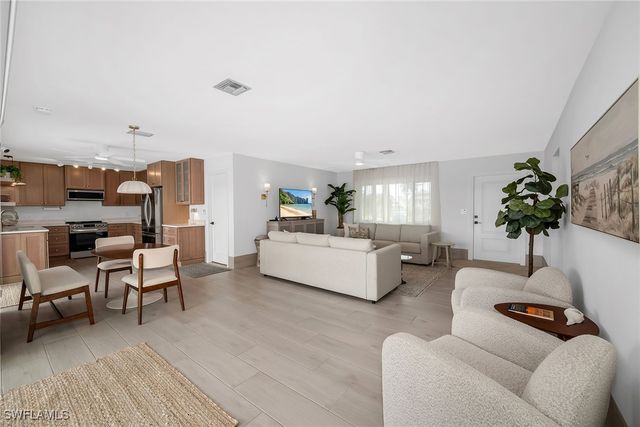 280 Ibis ST, Fort Myers Beach, FL 33931