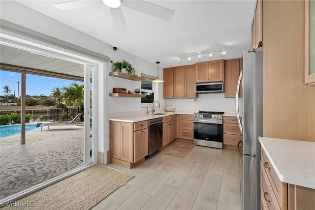 280 Ibis ST, Fort Myers Beach, FL 33931