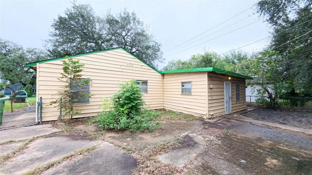 5010 Andrea Street, Houston, TX 77021