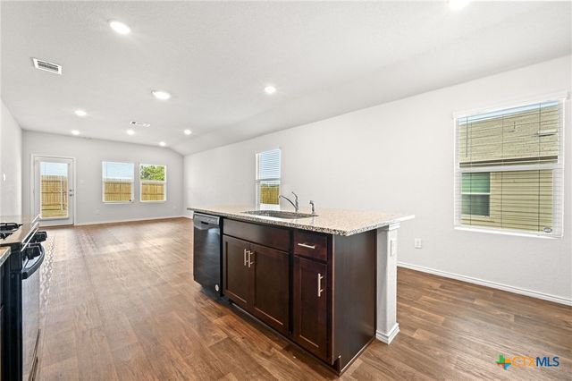 101 Calgary Lane, San Marcos, TX 78666