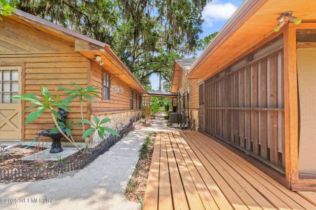 105 MYRTLEWOOD POINT Road, East Palatka, FL 32131