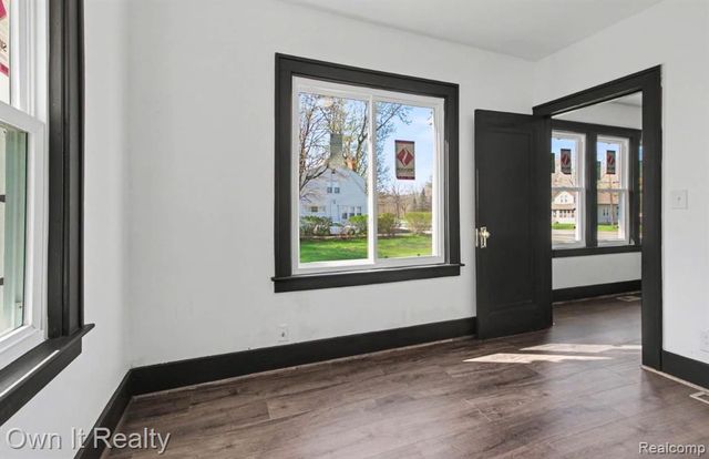 6023 Wayne Road, Romulus, MI 48174