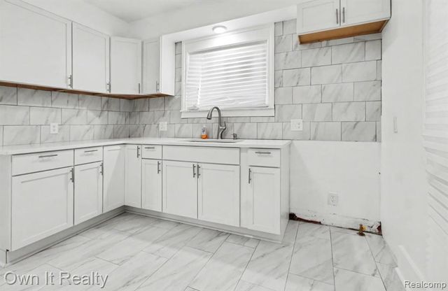 6023 Wayne Road, Romulus, MI 48174