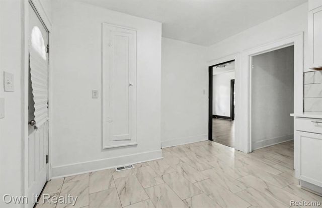 6023 Wayne Road, Romulus, MI 48174