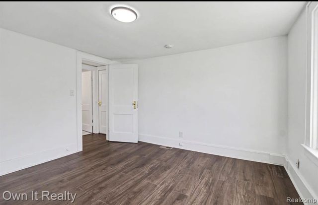 6023 Wayne Road, Romulus, MI 48174