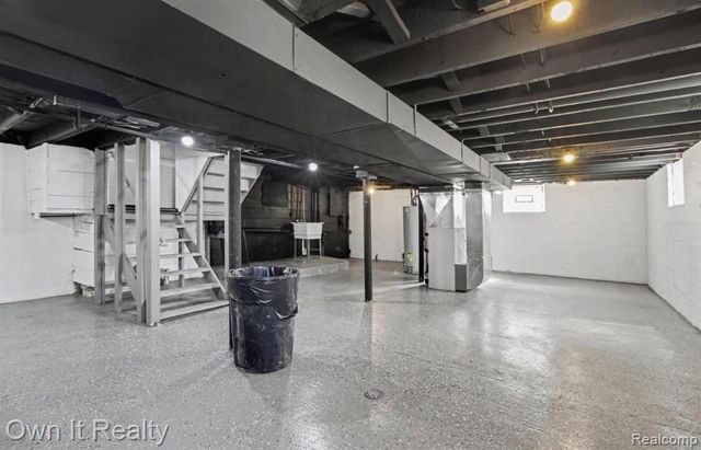 6023 Wayne Road, Romulus, MI 48174